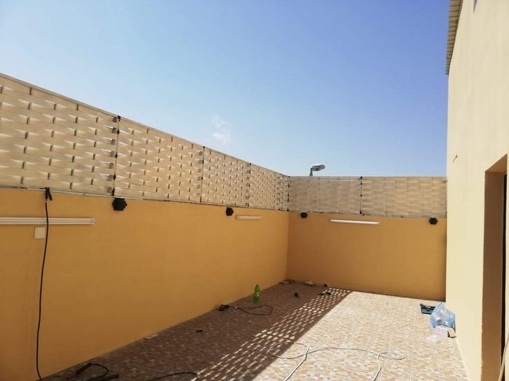 تنفيذ سواتر حي العارض الرياض بخامات مقاومة للعوامل الجوية