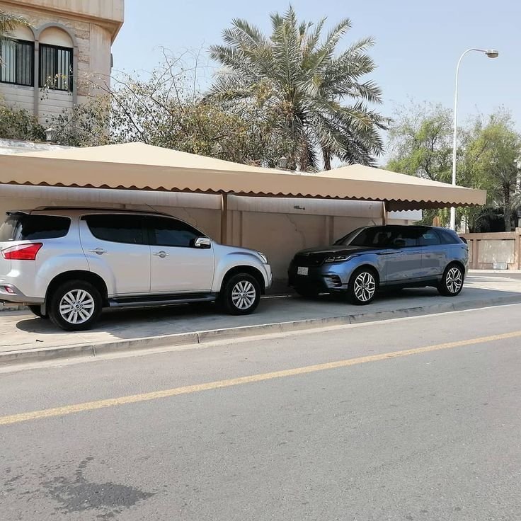 مظلات بولي إيثيلين عالية الجودة وعمر افتراضي طويل.
